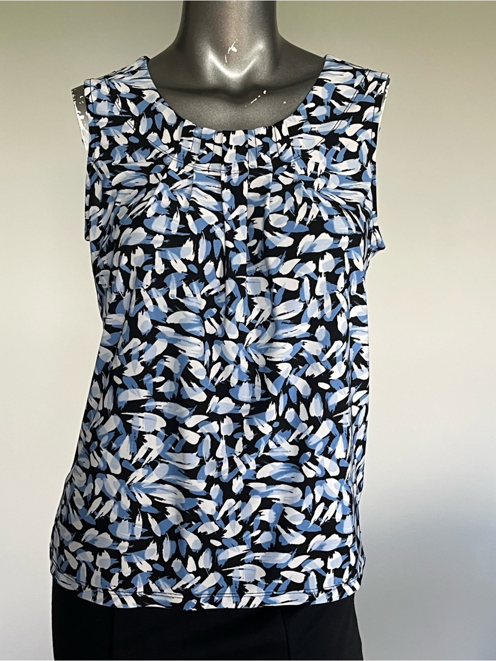 Kasper Black, Blue & White Brushstroke Sleeveless Top